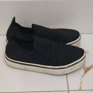 Elegant Black Slip-On Sneakers Size 7 Reebok Memorytech